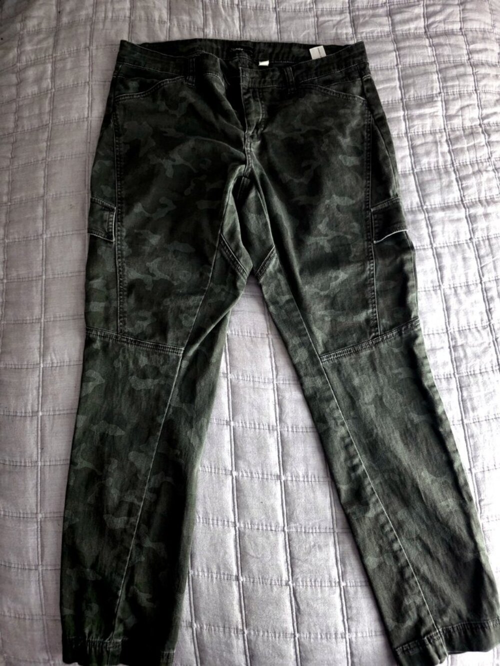 Superdry Olive Green Camo Cargo Jogger Pants, Tapered Fit, Size 10